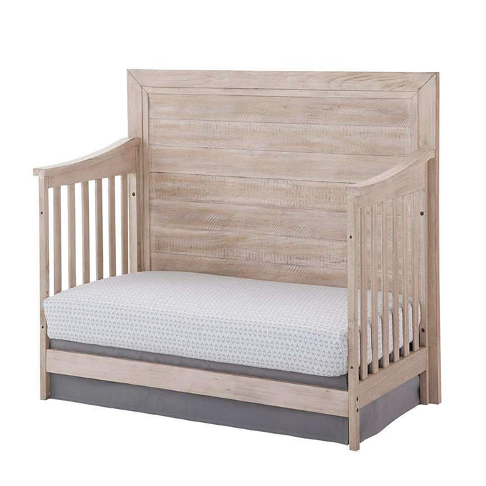 Stella Baby Remi Flat-Top Convertible Crib